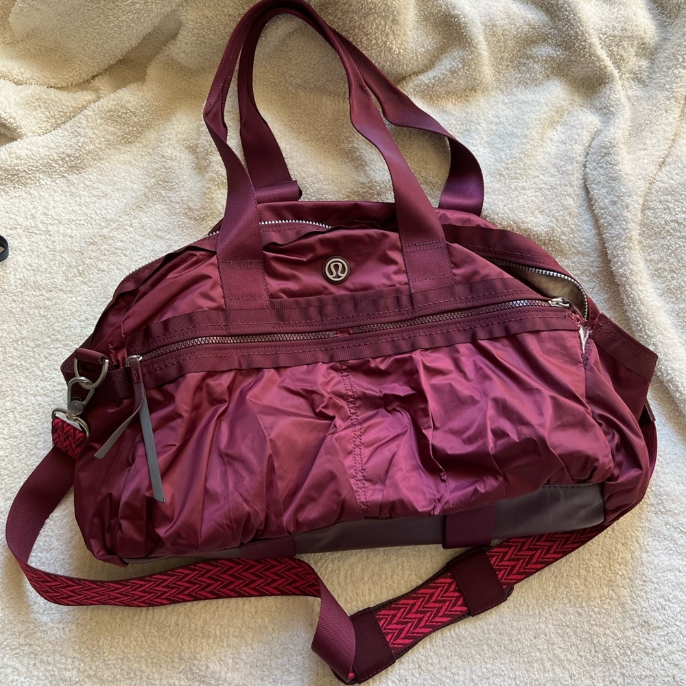 Lululemon Gym To Win Duffel - Picture 7 of 15